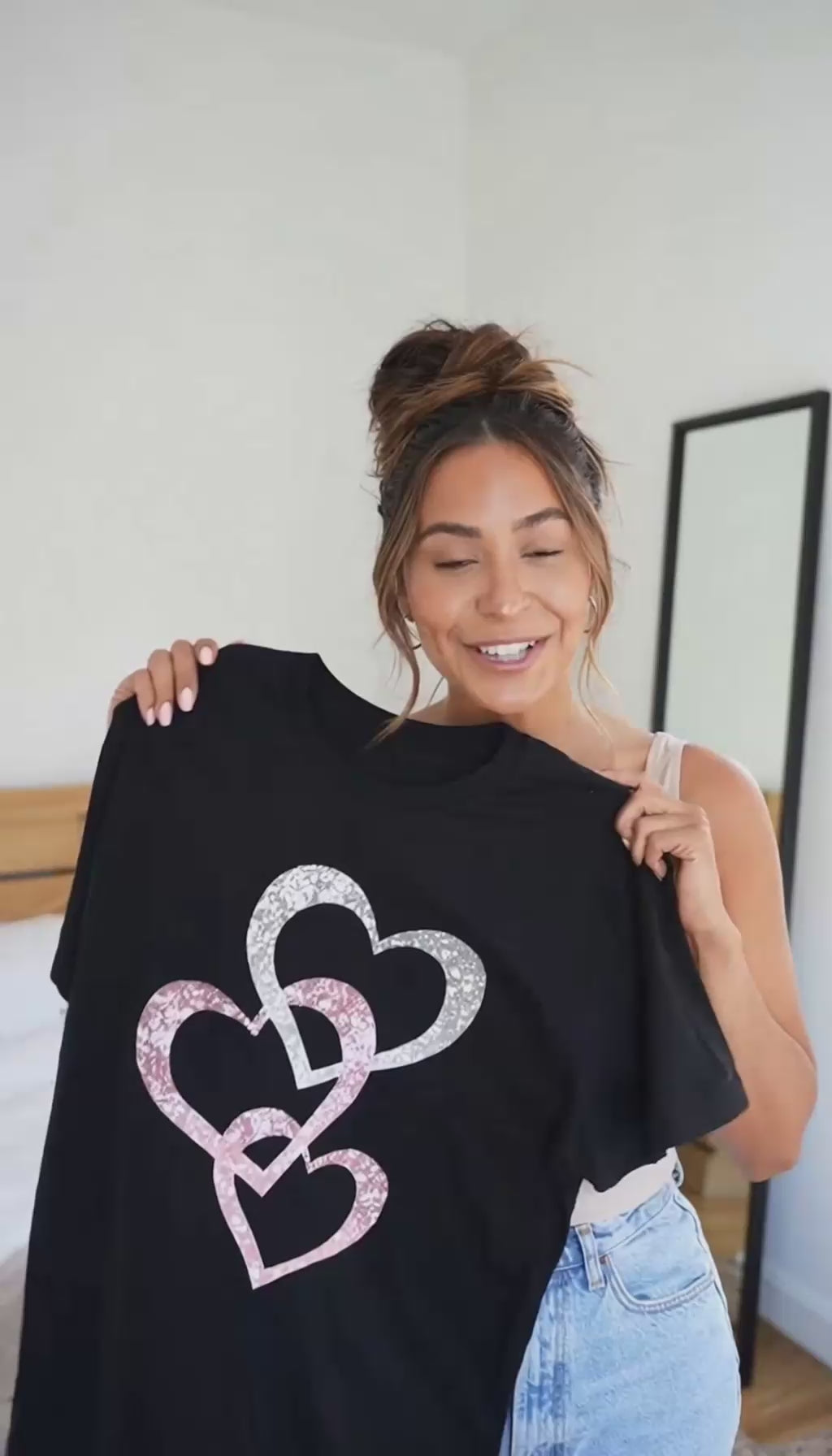 glitter-interlocking-hearts-graphic-tee-womens-black-cotton-valentines-day-gift-shirt
